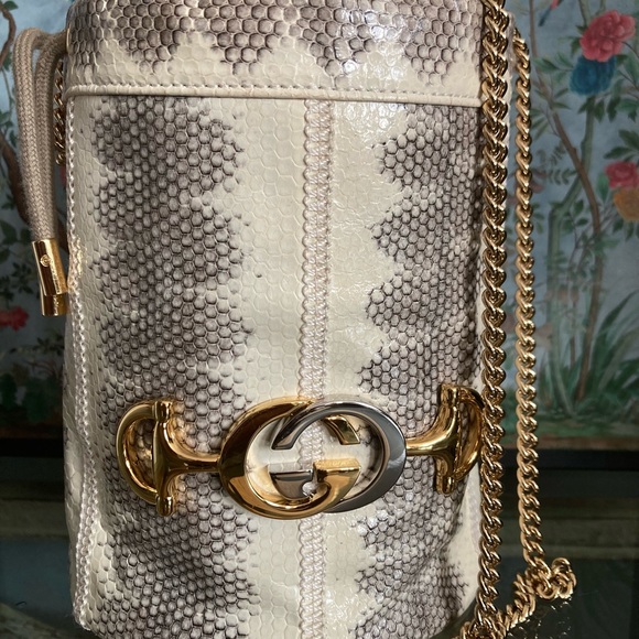 Gucci Zuni snakeskin mini bucket bag. - Picture 4 of 7